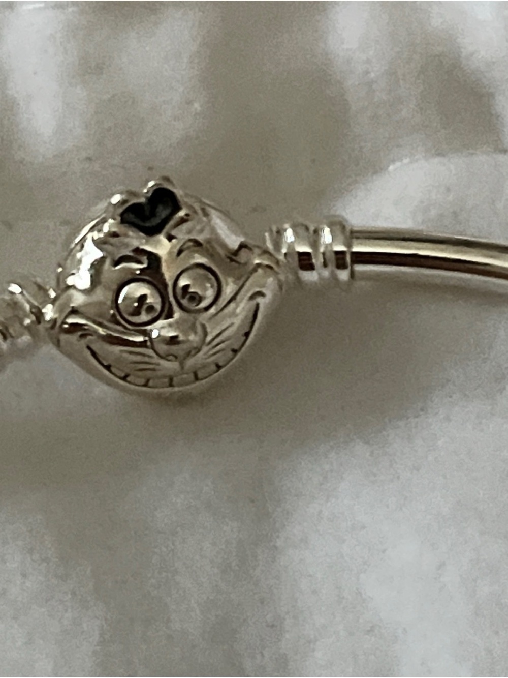 Pandora Disney Cheshire Cat Polished Bangle Bracelet for beads w/orig packaging